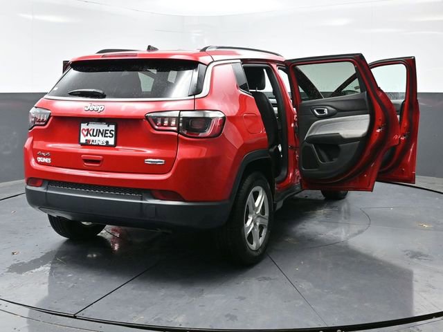 Used 2024 Jeep Compass Latitude image 62