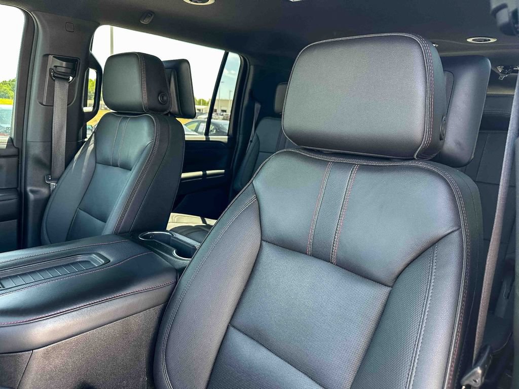 Used 2023 Chevrolet Suburban RST w/ Luxury Package AWD/4WD image 14