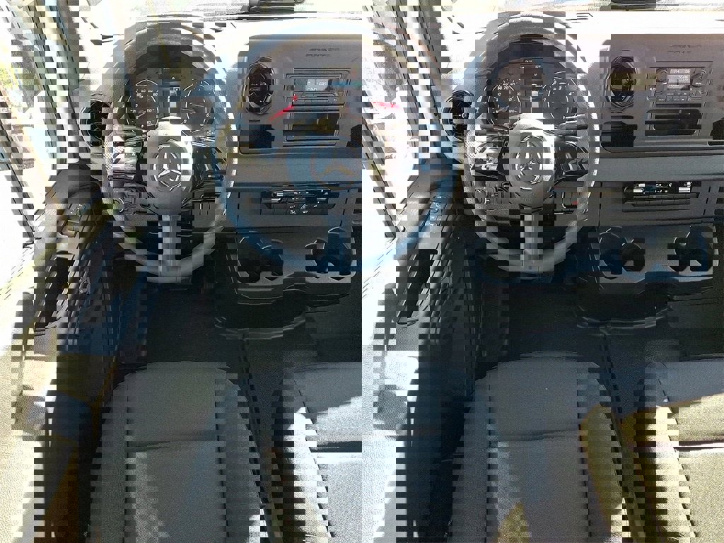 New 2025 Mercedes-Benz Sprinter 2500 image 8