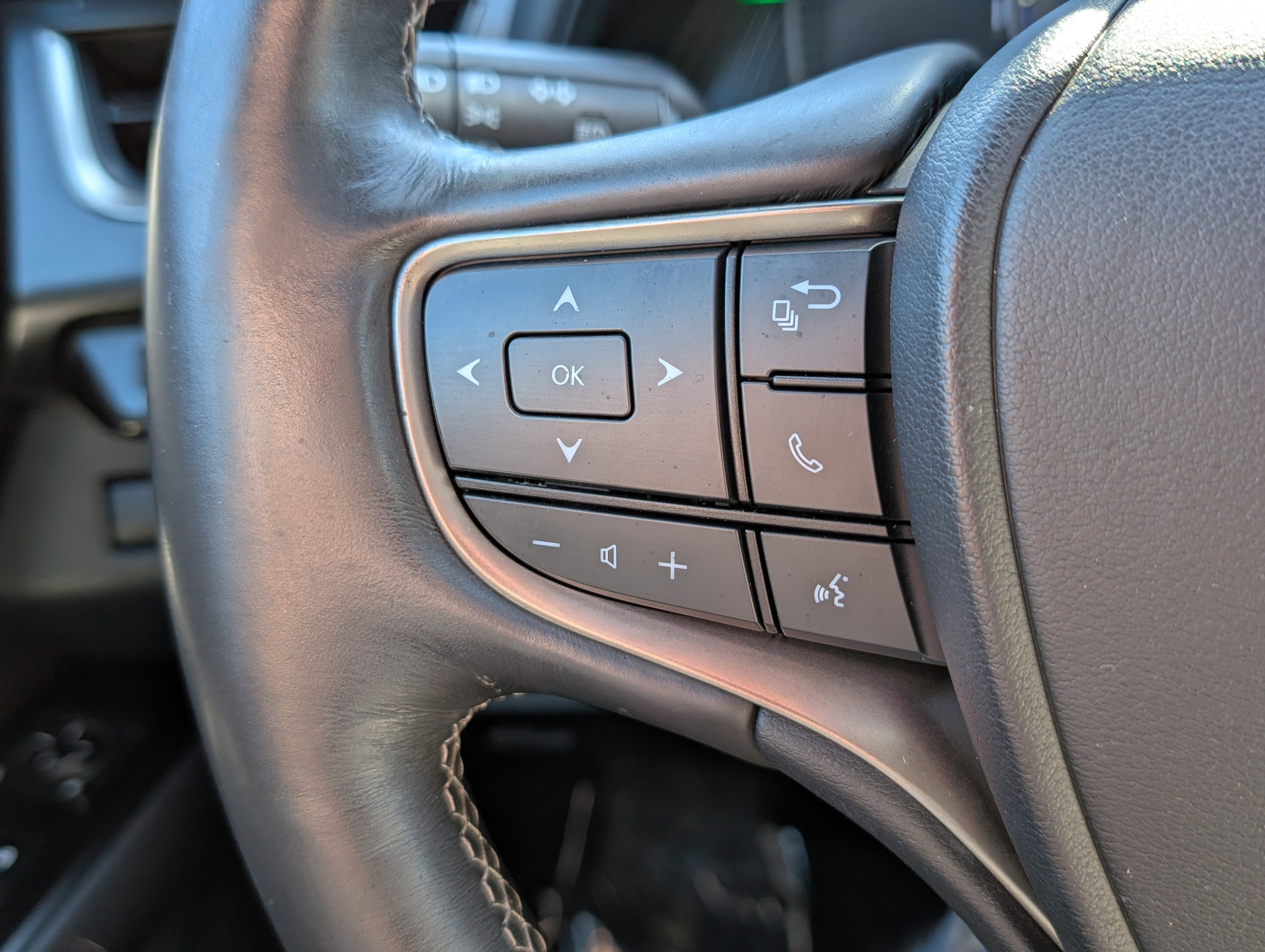 Used 2020 Lexus UX 250h w/ Premium Package image 22