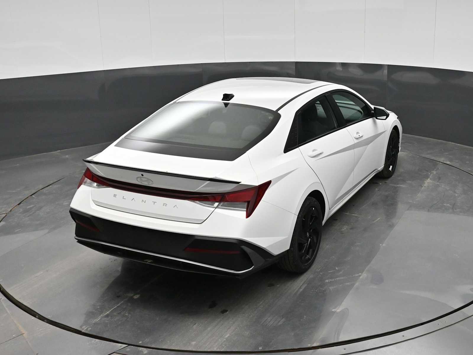 New 2026 Hyundai Elantra SEL Sport FWD image 34