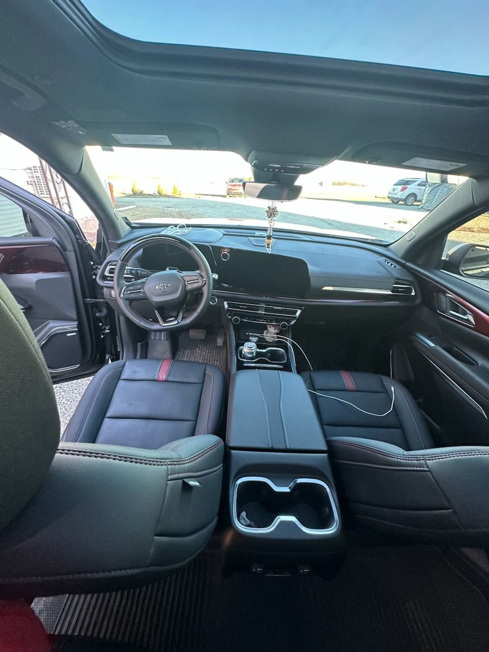 Used 2024 Chevrolet Traverse RS image 9