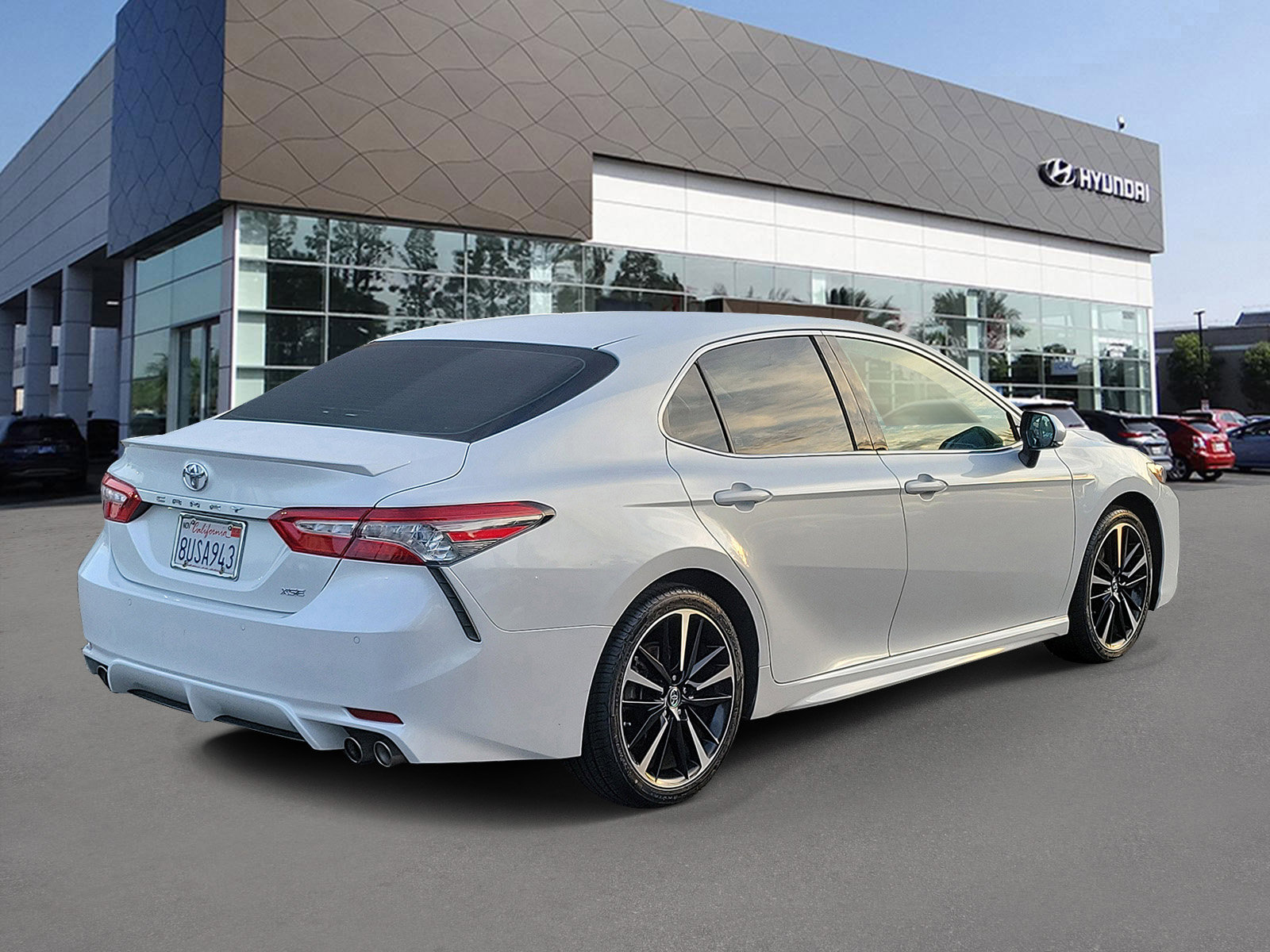 Used 2018 Toyota Camry XSE image 2