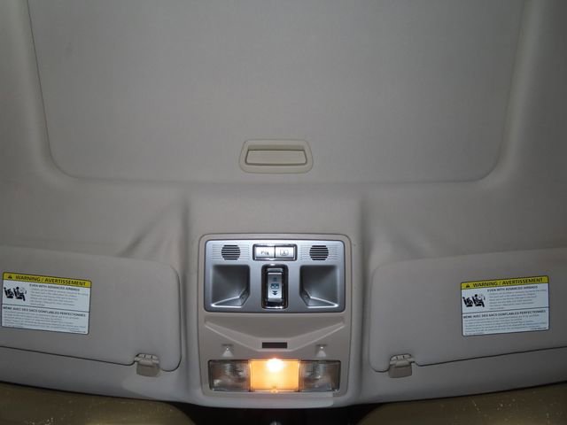 Used 2012 Jaguar XF image 27