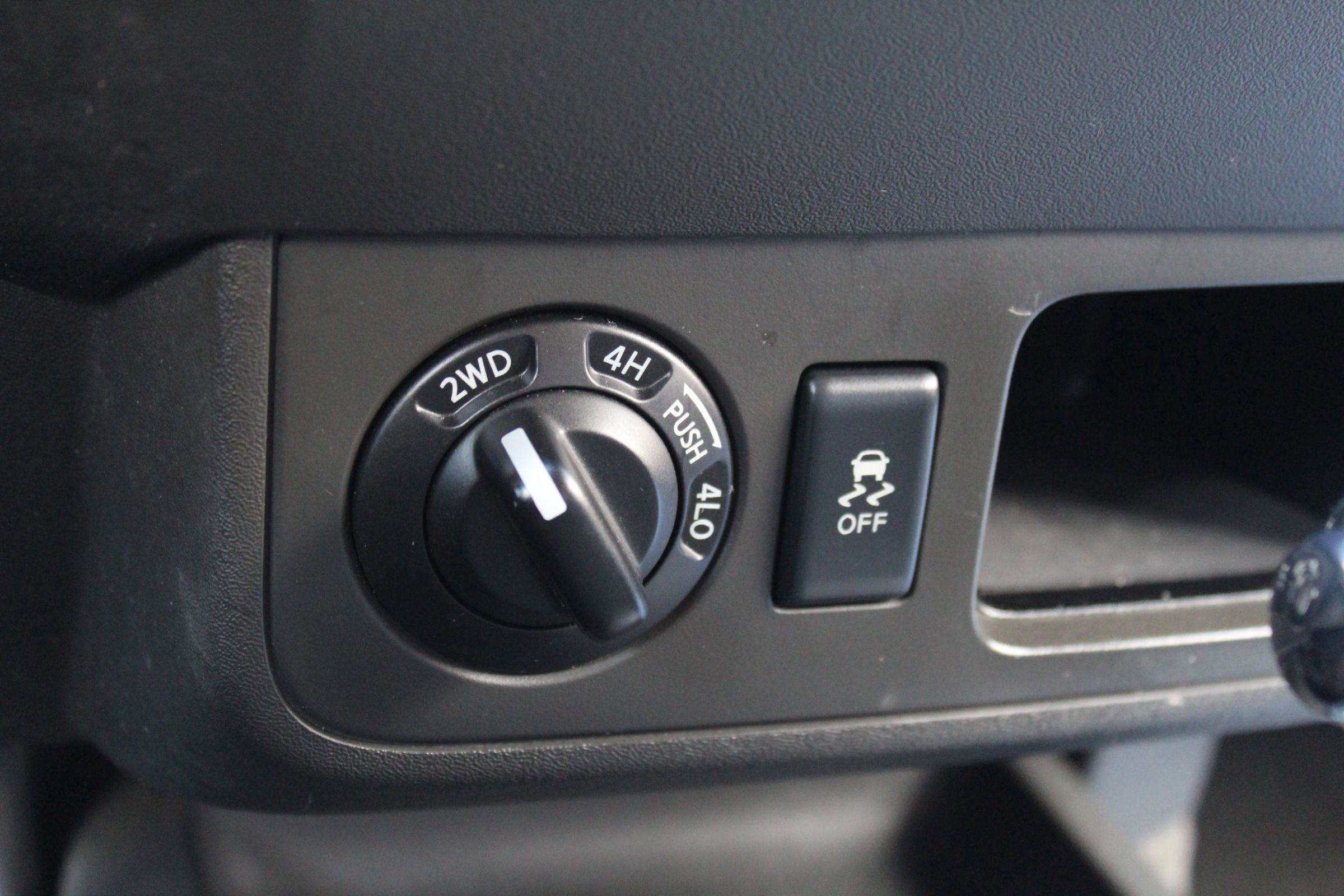 Used 2012 Nissan Xterra S image 28