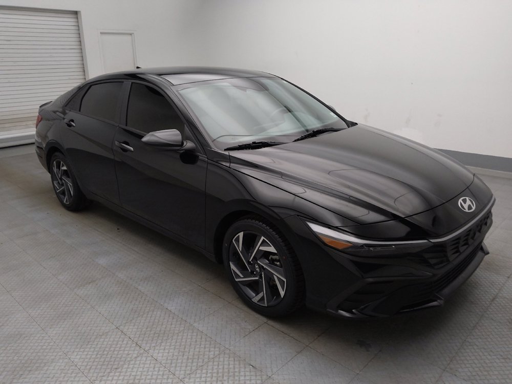 Used 2025 Hyundai Elantra Sport FWD image 13