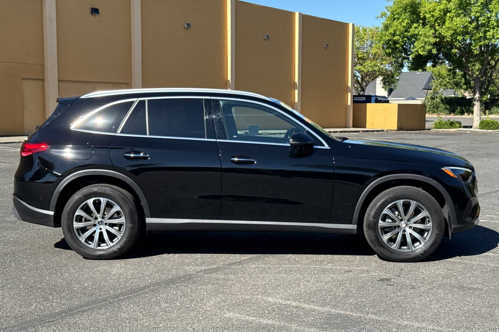 Certified 2026 Mercedes-Benz GLC 300 4MATIC image 2