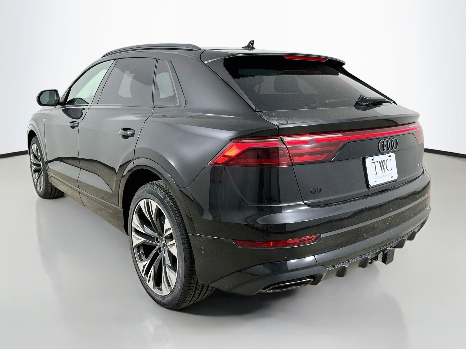 New 2027 Audi Q8 Premium Plus AWD/4WD image 7