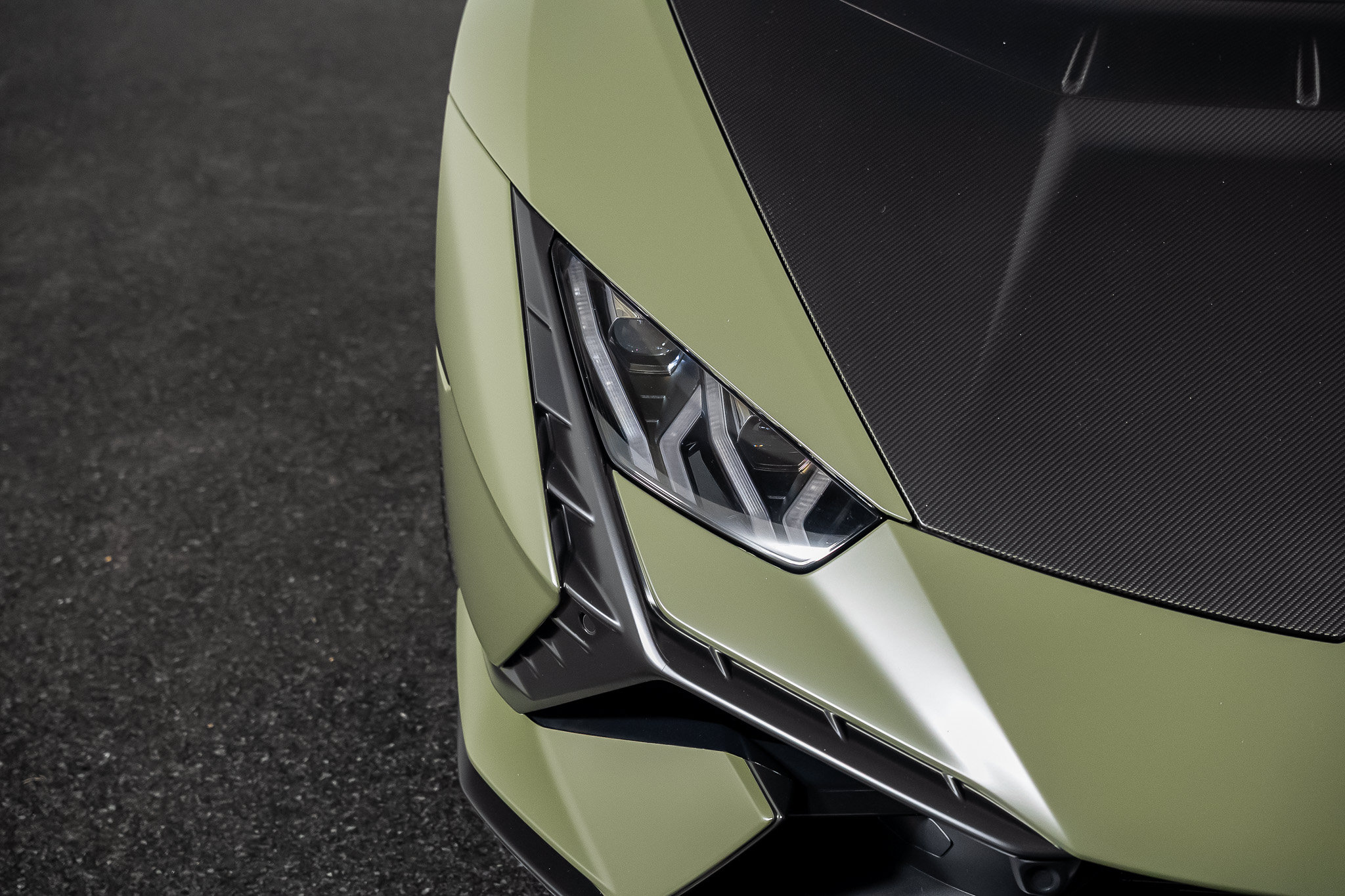 Used 2023 Lamborghini Huracan Tecnica RWD image 7