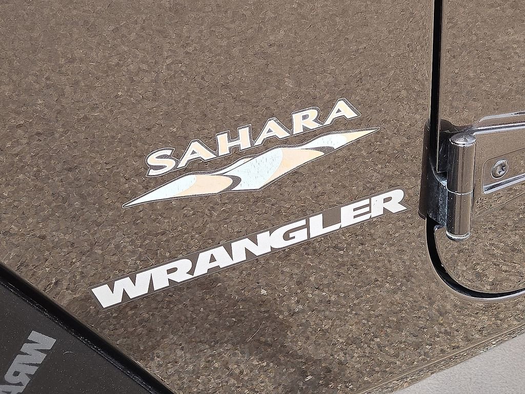 Used 2013 Jeep Wrangler Sahara w/ Connectivity Group AWD/4WD image 13