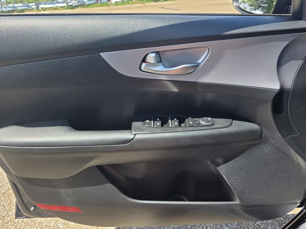 Used 2024 Kia Forte LXS FWD image 27