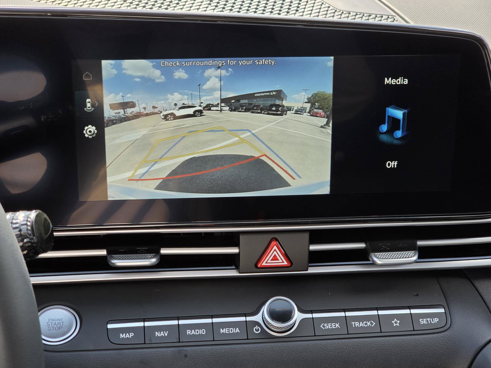 New 2026 Hyundai Elantra Limited FWD image 18