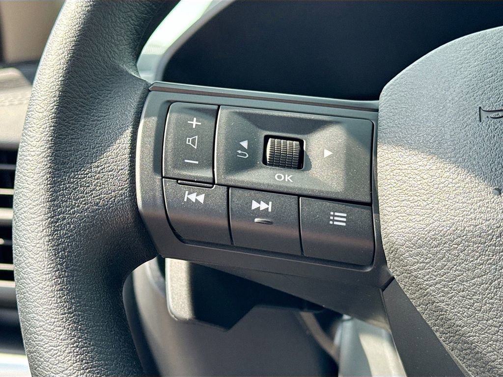 Used 2026 Nissan Rogue S FWD image 9
