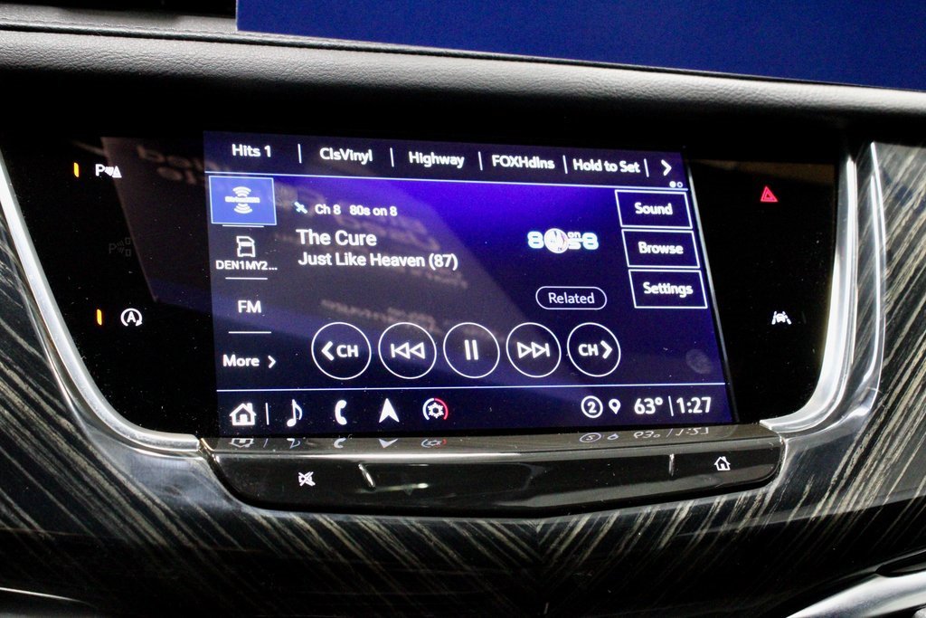 Used 2025 Cadillac XT6 Premium Luxury image 3