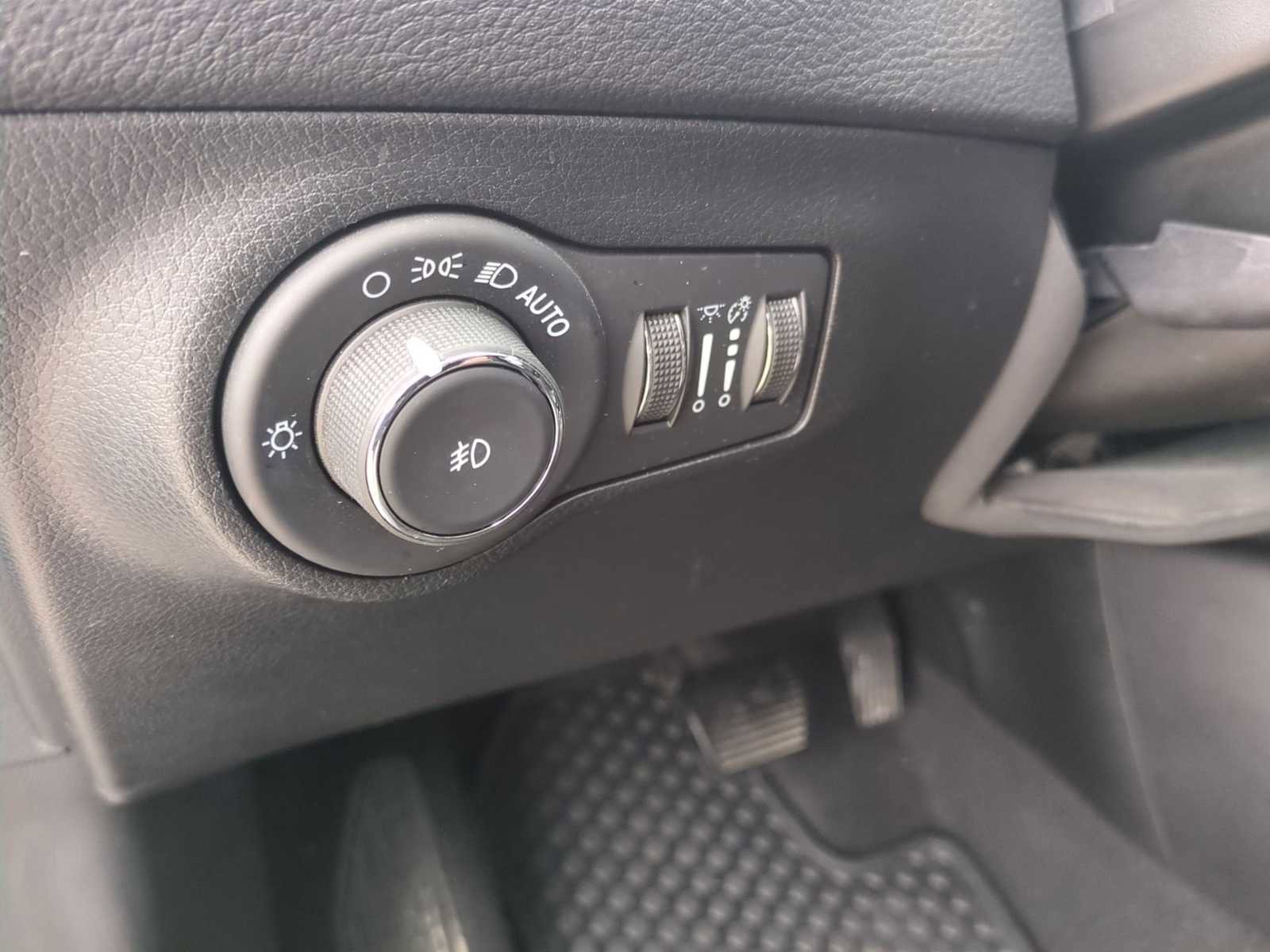 Used 2021 Jeep Compass Trailhawk AWD/4WD image 35