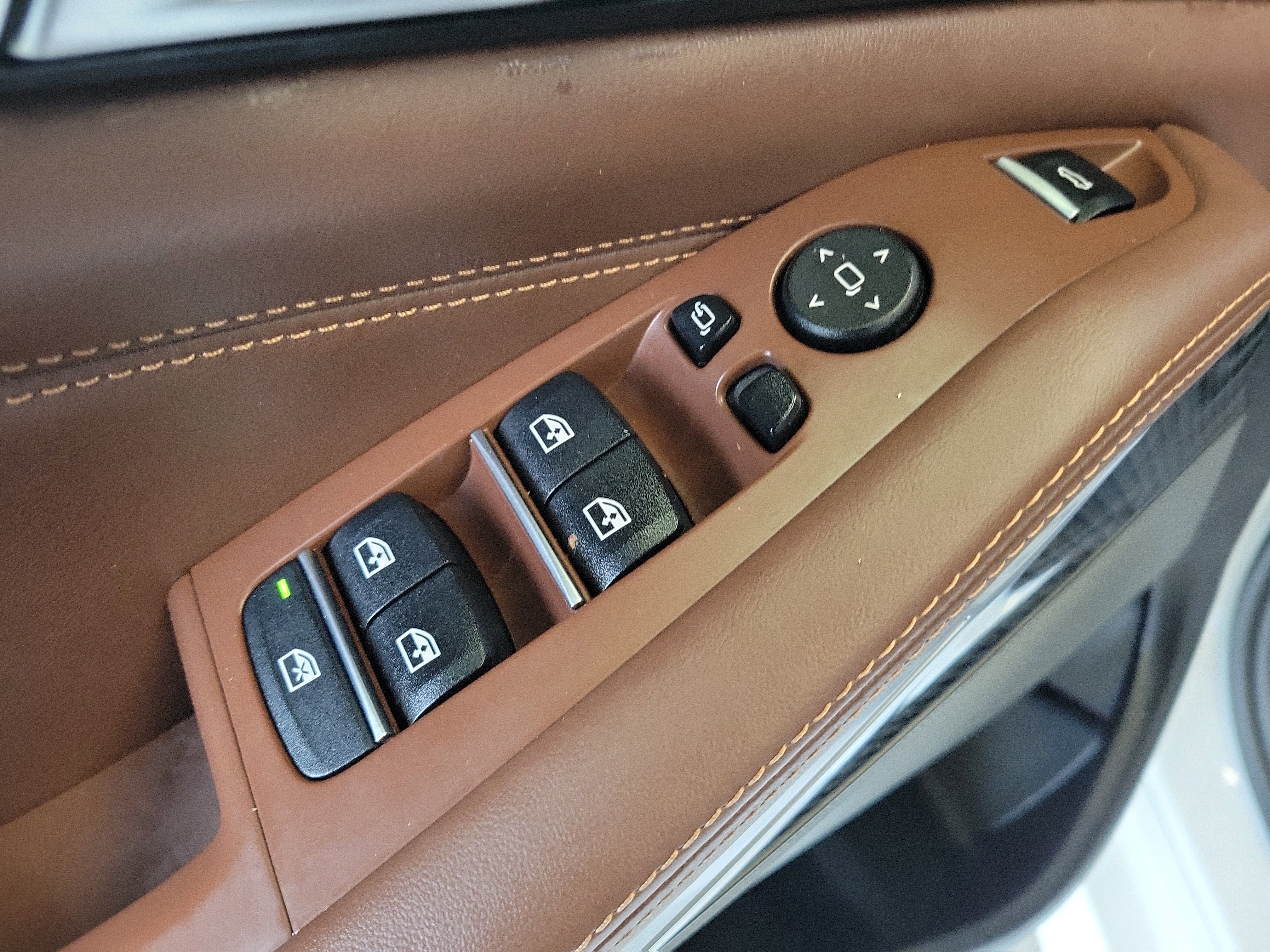 Used 2023 BMW X5 M50i AWD/4WD image 20
