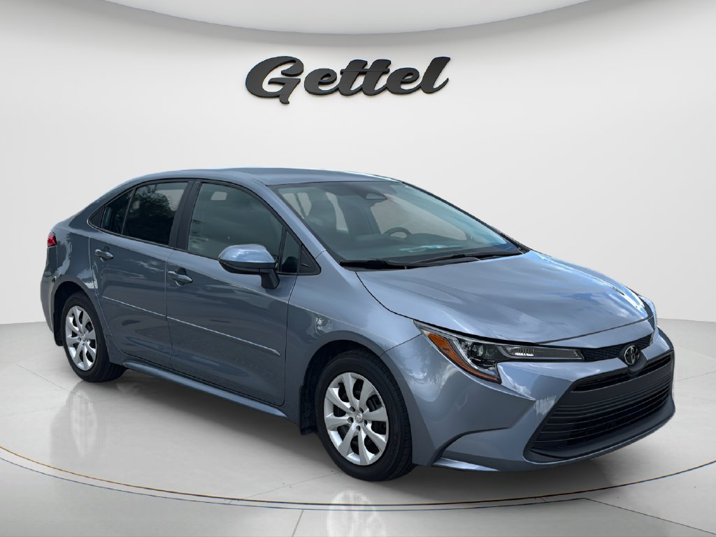 Used 2024 Toyota Corolla LE FWD image 3