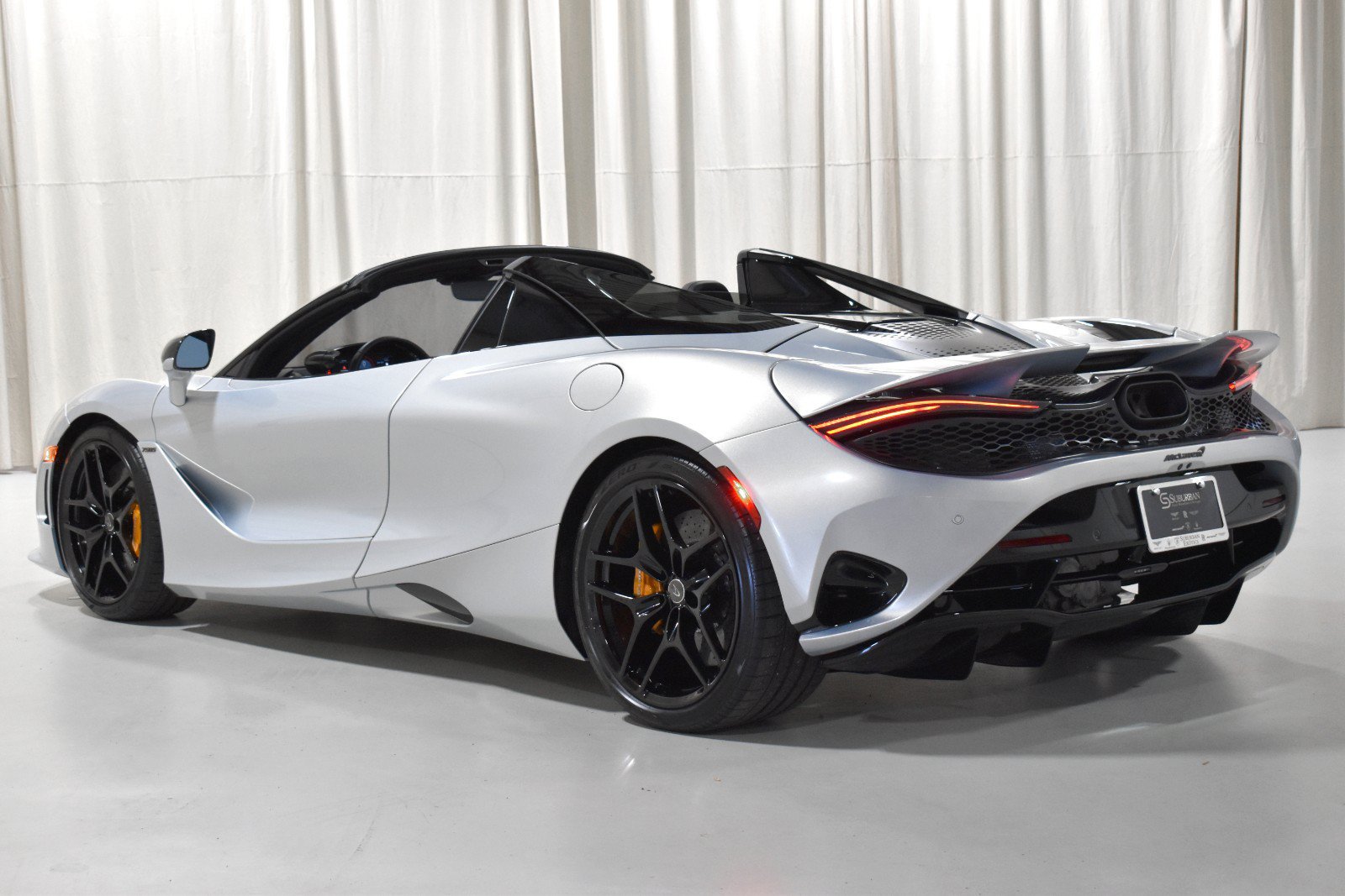 Used 2025 McLaren 750S Spider RWD image 7
