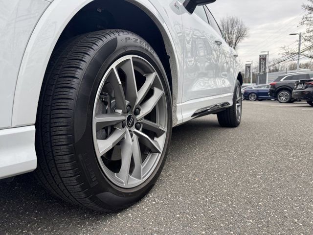 Certified 2023 Audi Q3 2.0T Premium w/ Black Optic Sport Package image 10