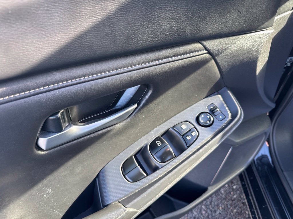 Used 2024 Nissan Sentra SV FWD image 16