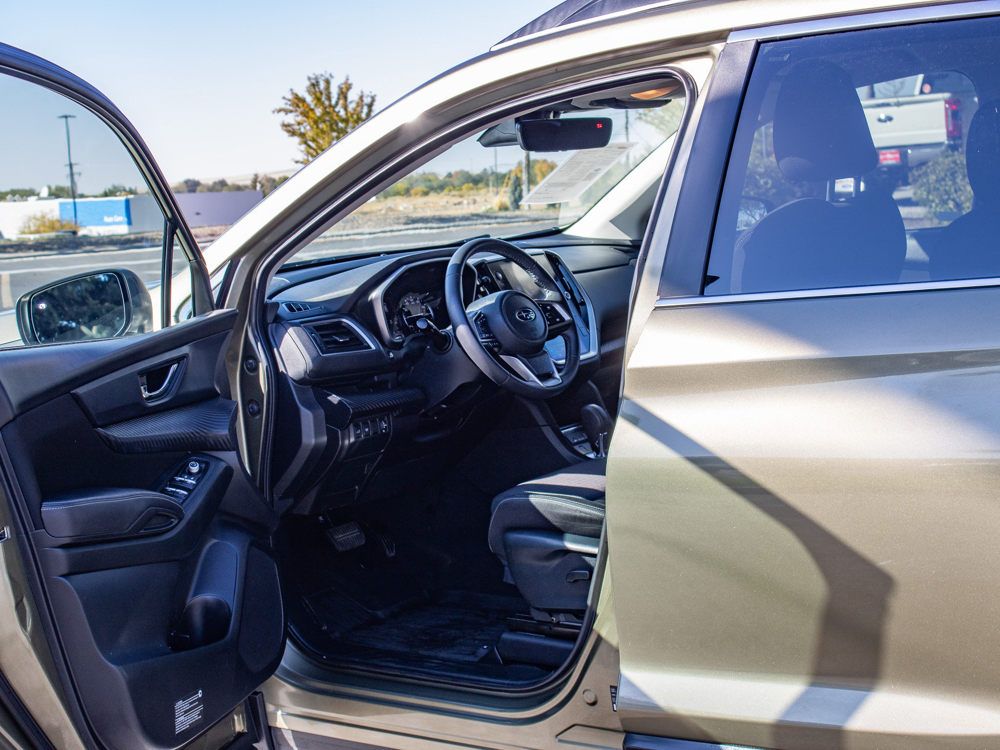 Used 2023 Subaru Ascent Premium w/ Convenience Package AWD/4WD image 23