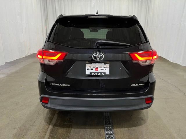 Certified 2017 Toyota Highlander XLE image 4