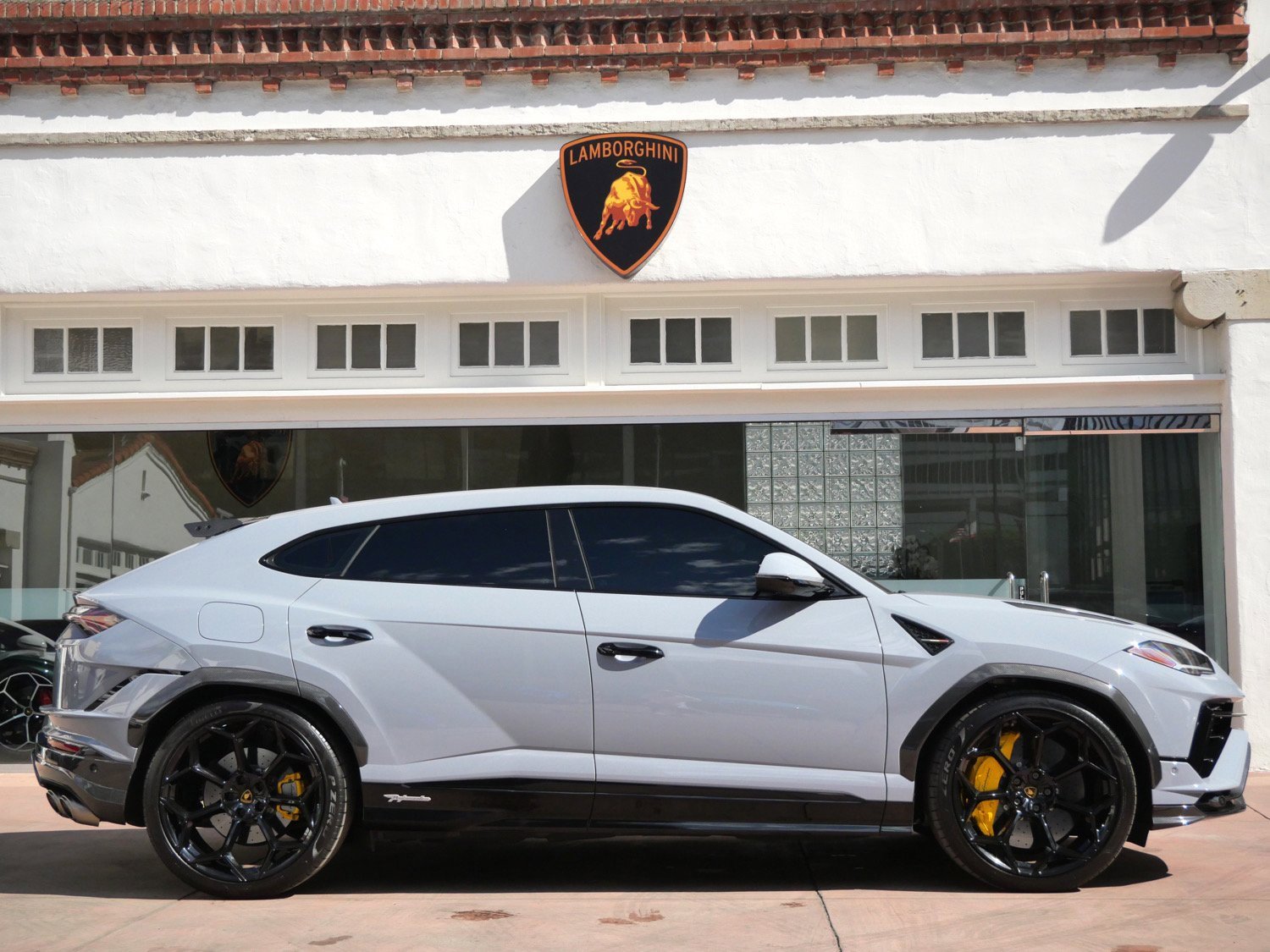 Used 2024 Lamborghini Urus Performante image 2