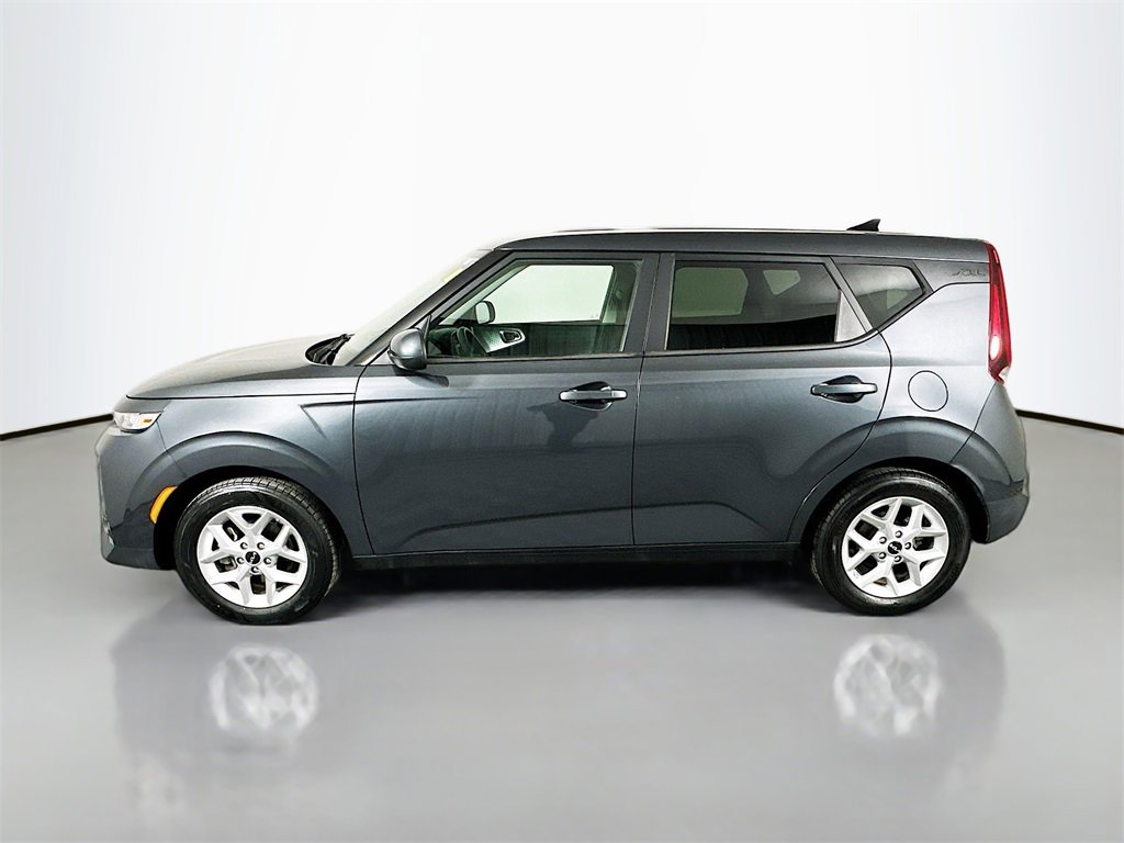 Used 2022 Kia Soul LX w/ Technology Package image 4