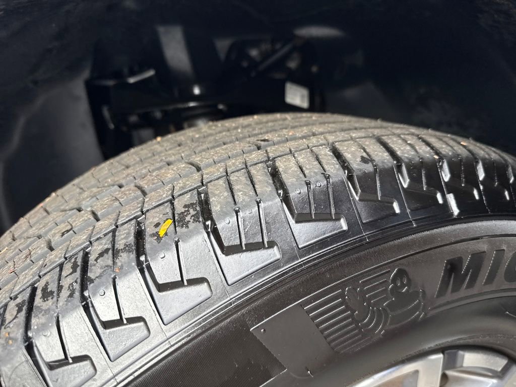 Used 2024 Nissan Frontier SL w/ Technology Package image 25