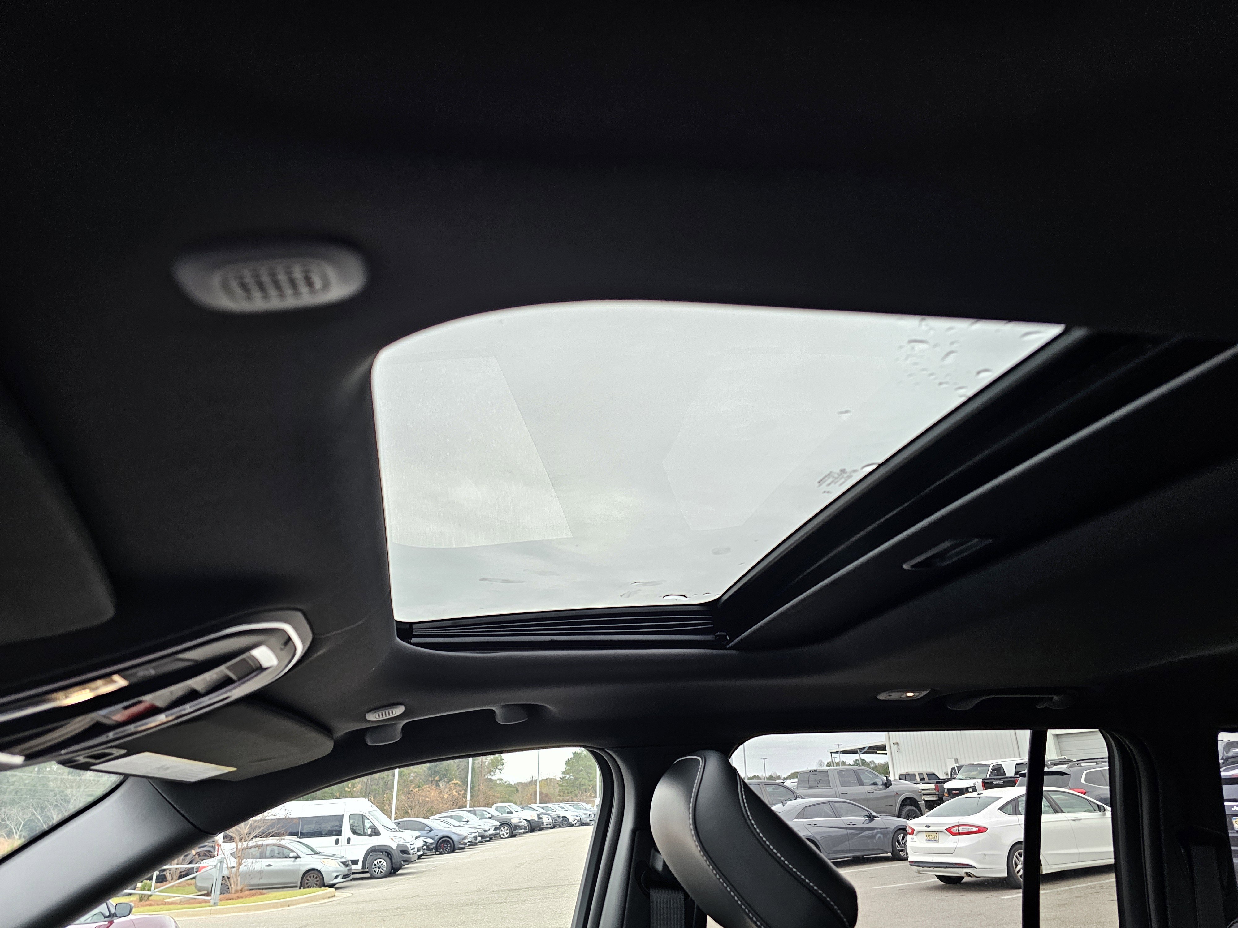 New 2025 Jeep Grand Cherokee Altitude image 17