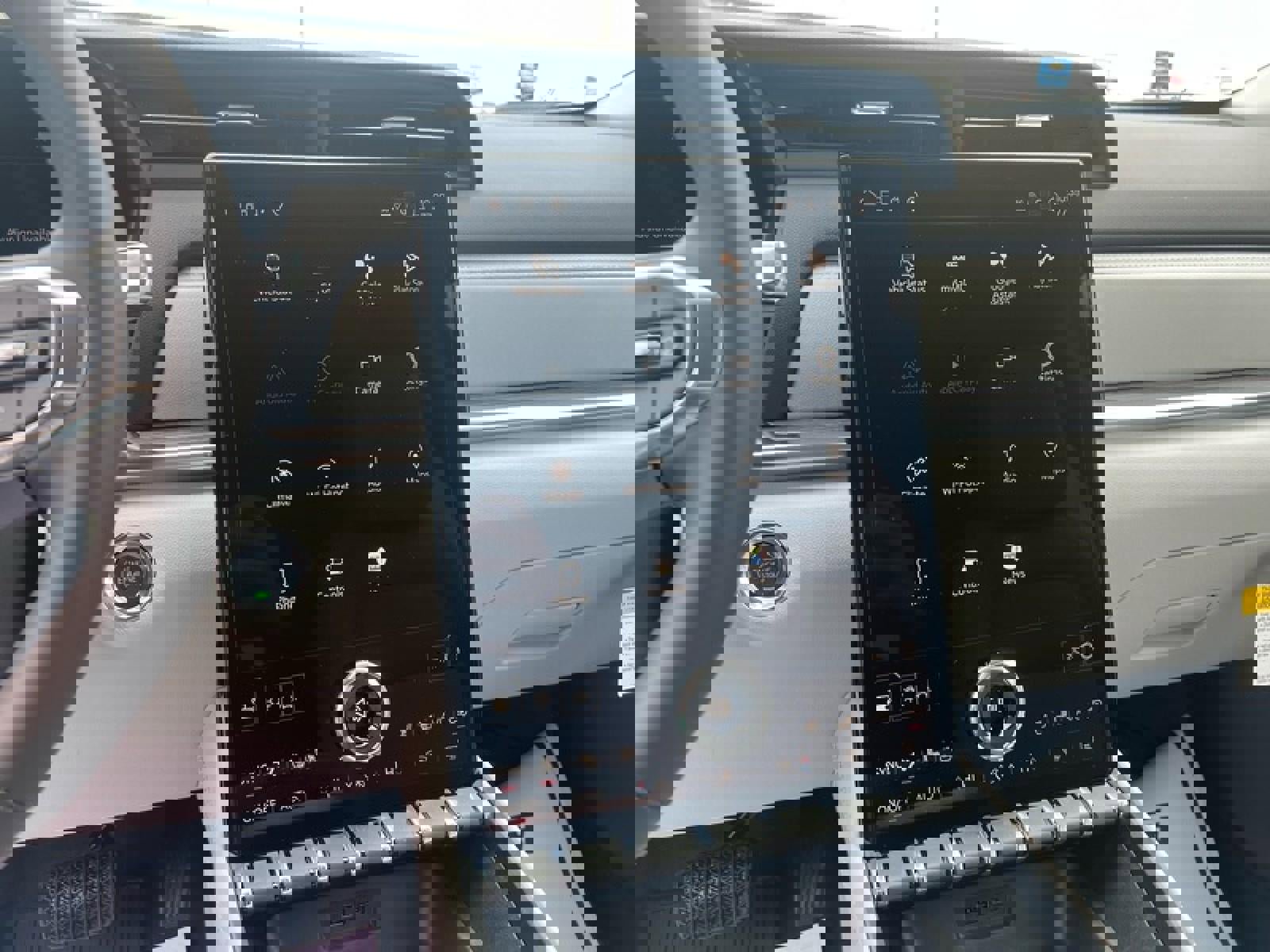 New 2026 GMC Terrain Denali w/ LPO, Floor Liner Package image 18