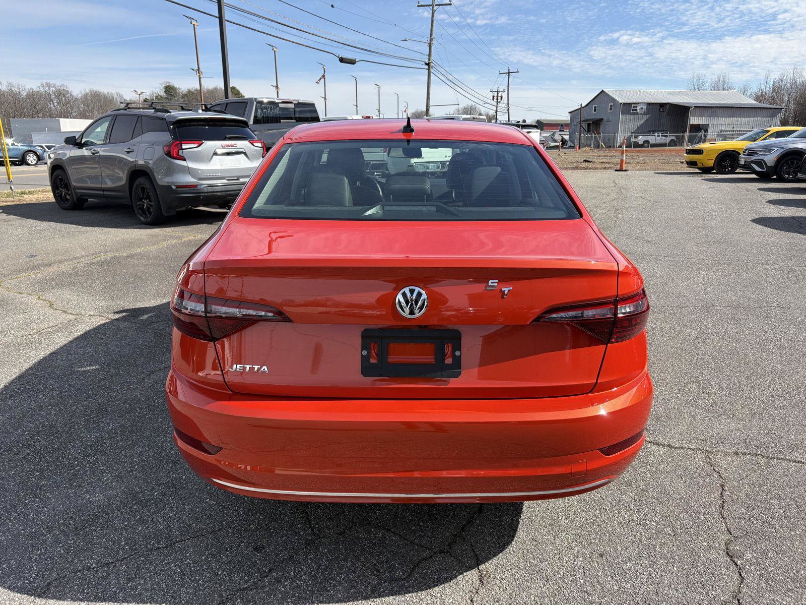 Used 2020 Volkswagen Jetta SE FWD image 2