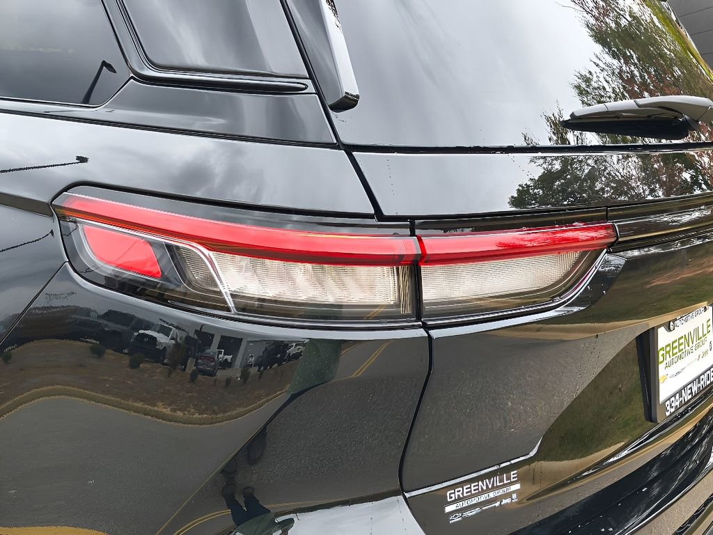 New 2025 Jeep Grand Cherokee Altitude image 4