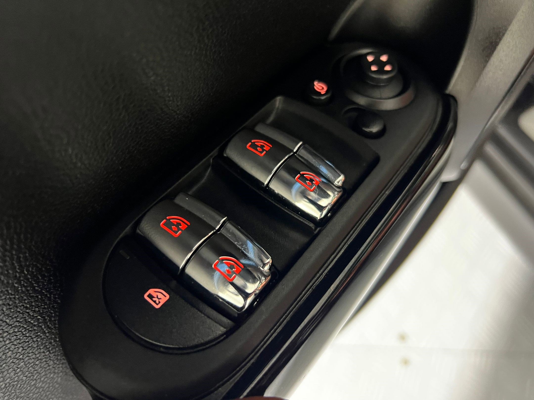 Used 2024 MINI Cooper S image 12