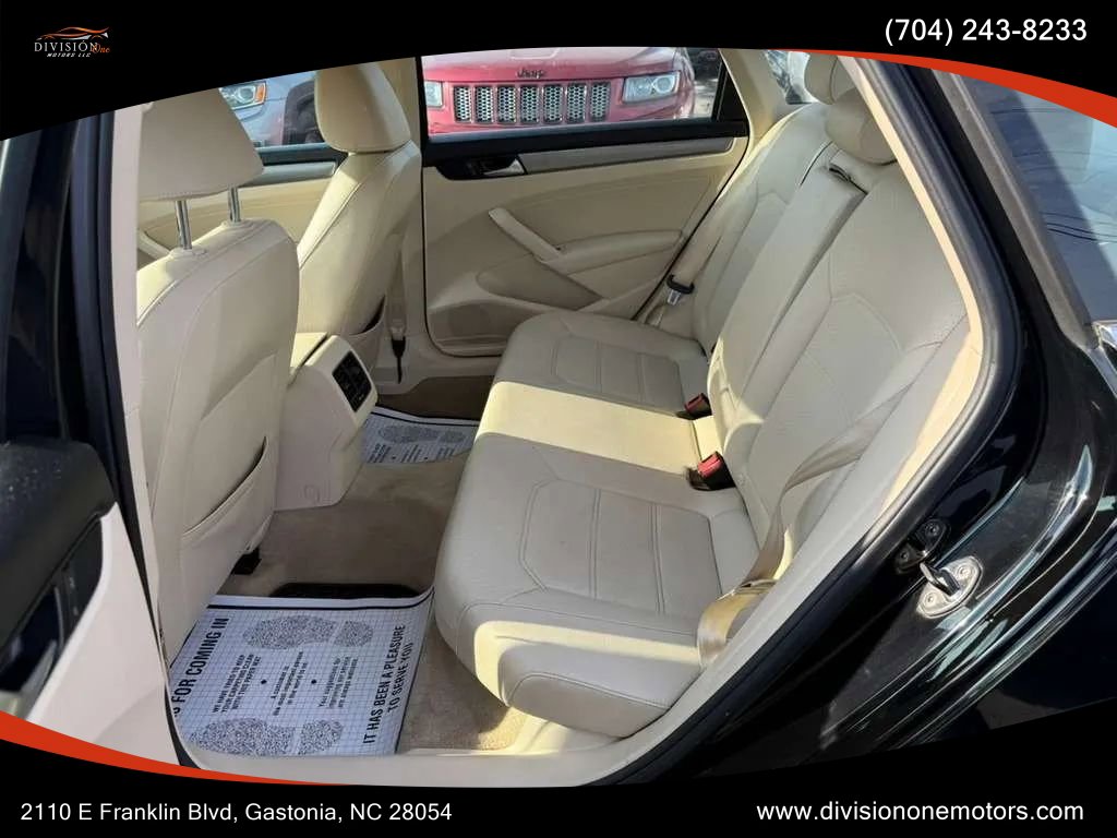 Used 2014 Volkswagen Passat 1.8T SE FWD image 12