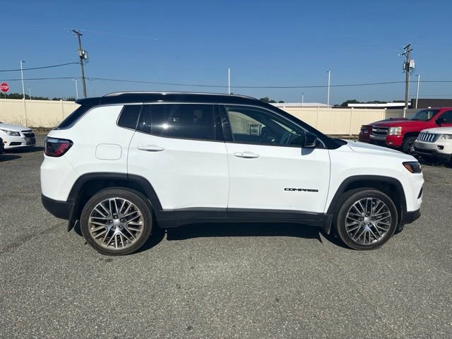 Used 2023 Jeep Compass Limited w/ Elite Group AWD/4WD image 2