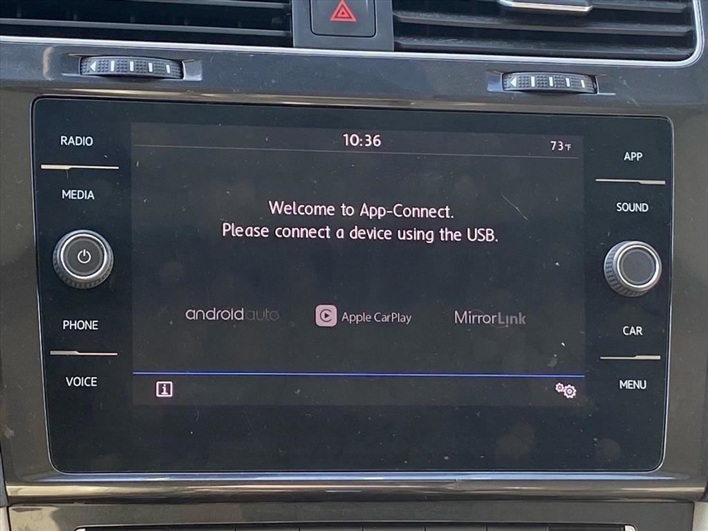 Used 2019 Volkswagen Golf SE image 9