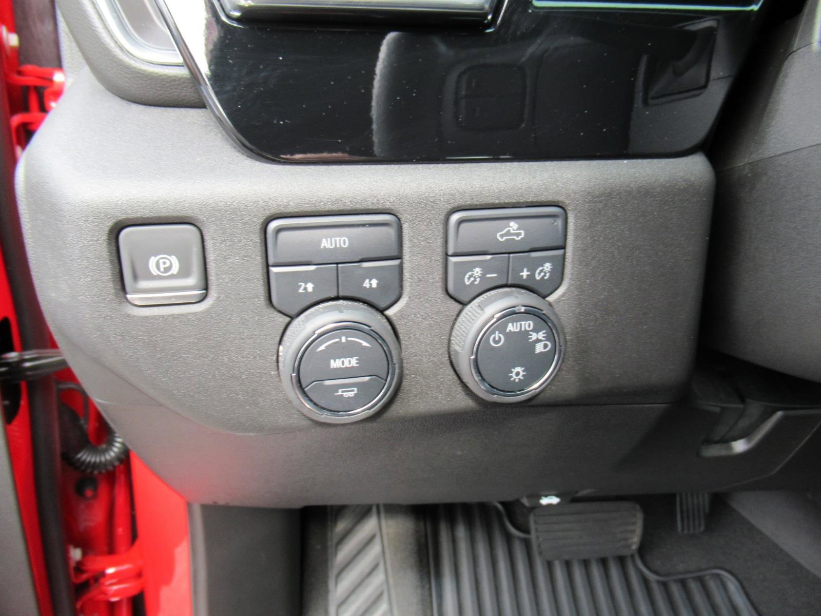 Used 2025 Chevrolet Silverado 1500 LT AWD/4WD image 19