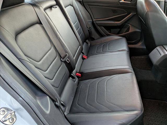 Used 2019 Volkswagen Jetta SEL Premium image 16