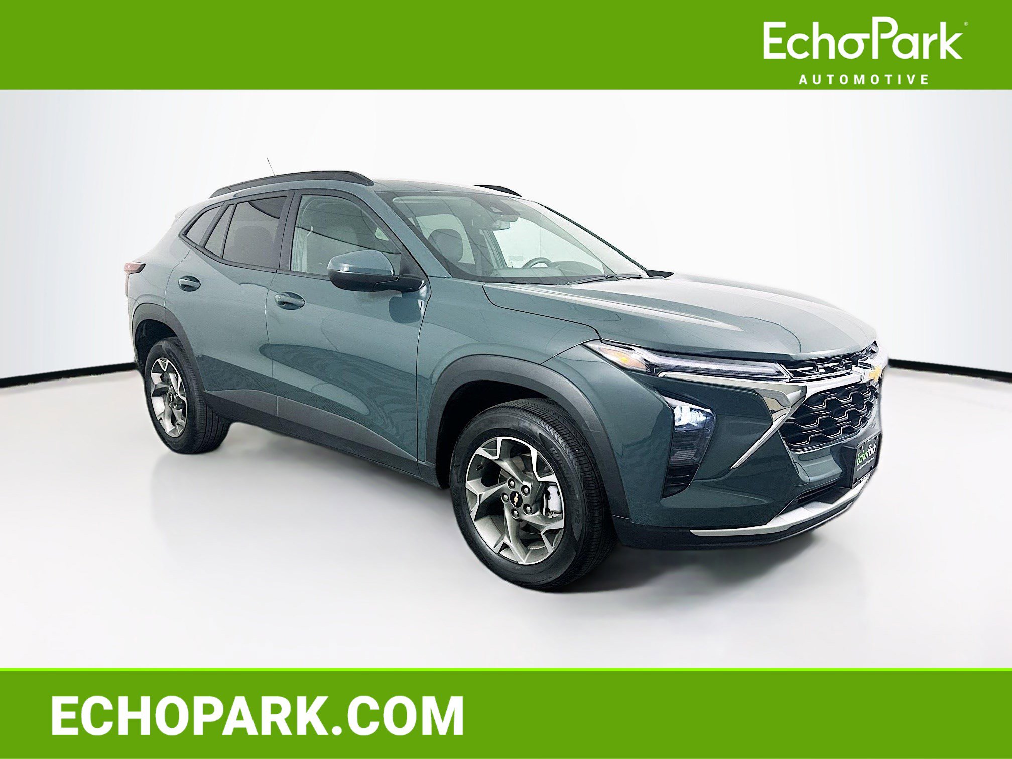 Used 2025 Chevrolet Trax LT w/ LT Convenience Package image 1