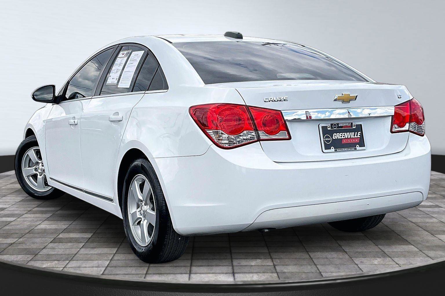 Used 2016 Chevrolet Cruze LT FWD image 3