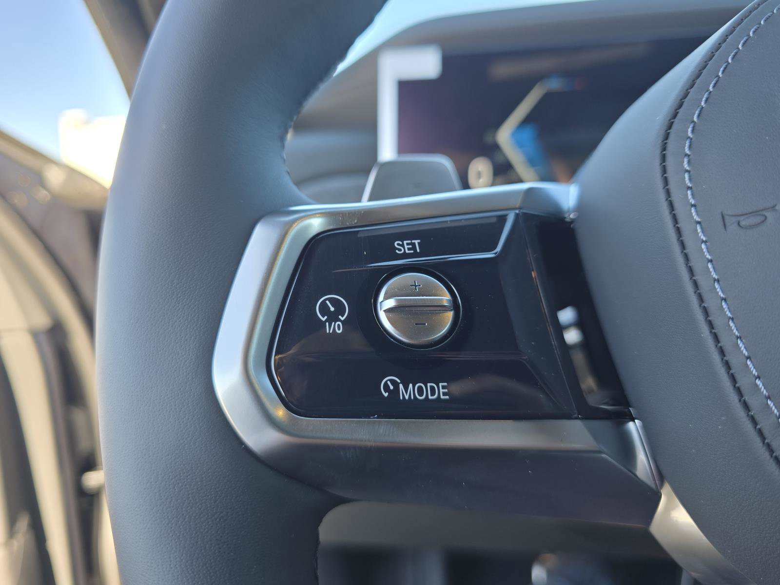 New 2025 BMW 750e xDrive w/ Premium Package image 21