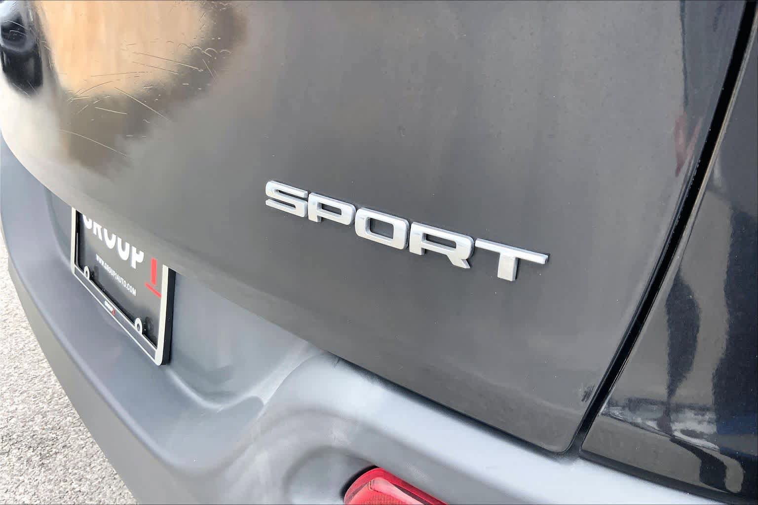 Used 2016 Jeep Cherokee Sport FWD image 10