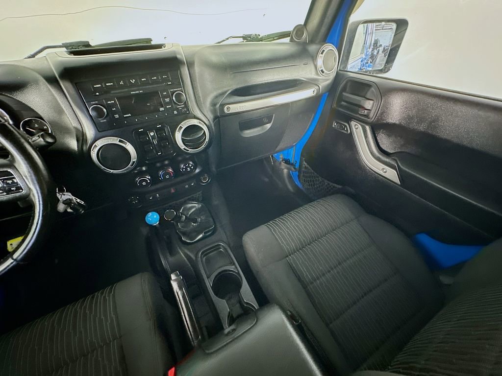 Used 2011 Jeep Wrangler Unlimited Sahara w/ Dual Top Group AWD/4WD image 11