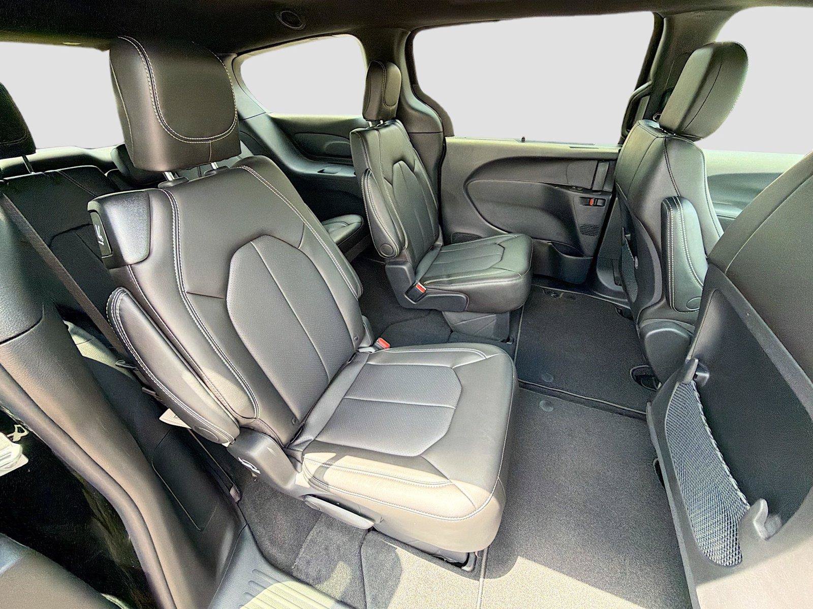 New 2027 Chrysler Pacifica LX FWD image 28