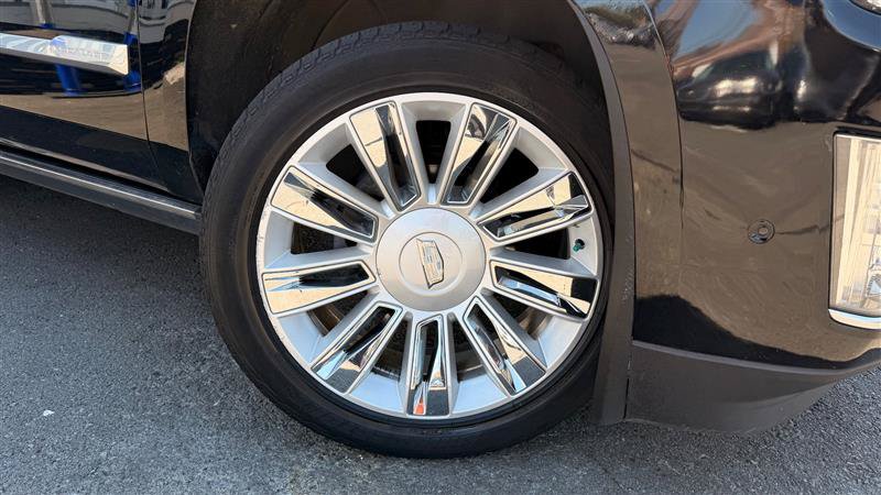 Used 2017 Cadillac Escalade Platinum AWD/4WD image 15