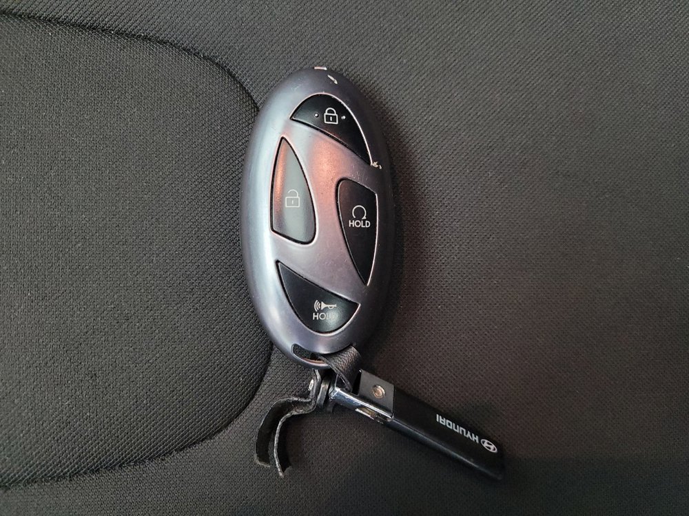 Used 2025 Hyundai Elantra SEL FWD image 32