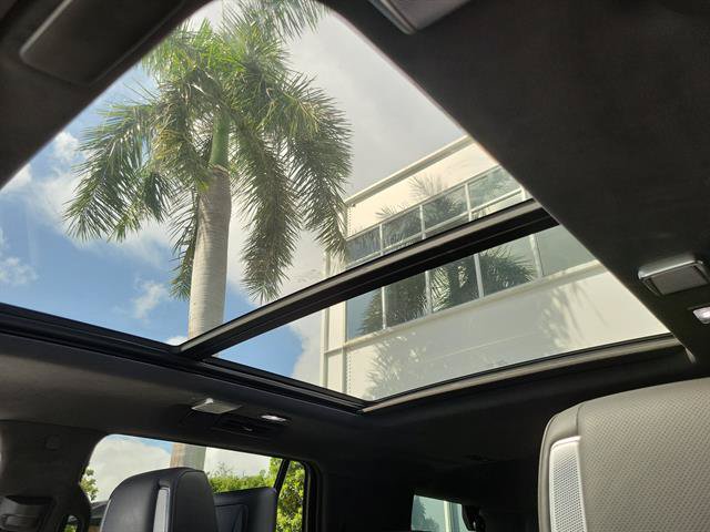 Used 2024 Cadillac Escalade V w/ LPO, ONYX Package AWD/4WD image 17