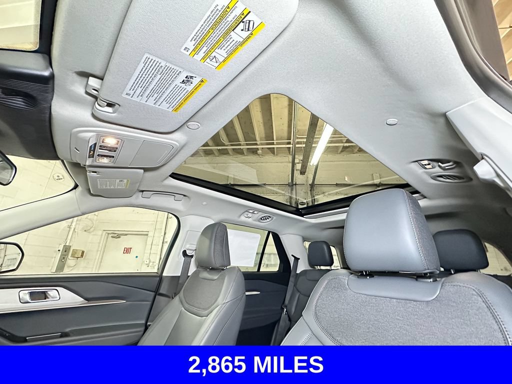 Used 2026 Ford Explorer Active w/ Active Comfort Package AWD/4WD image 3