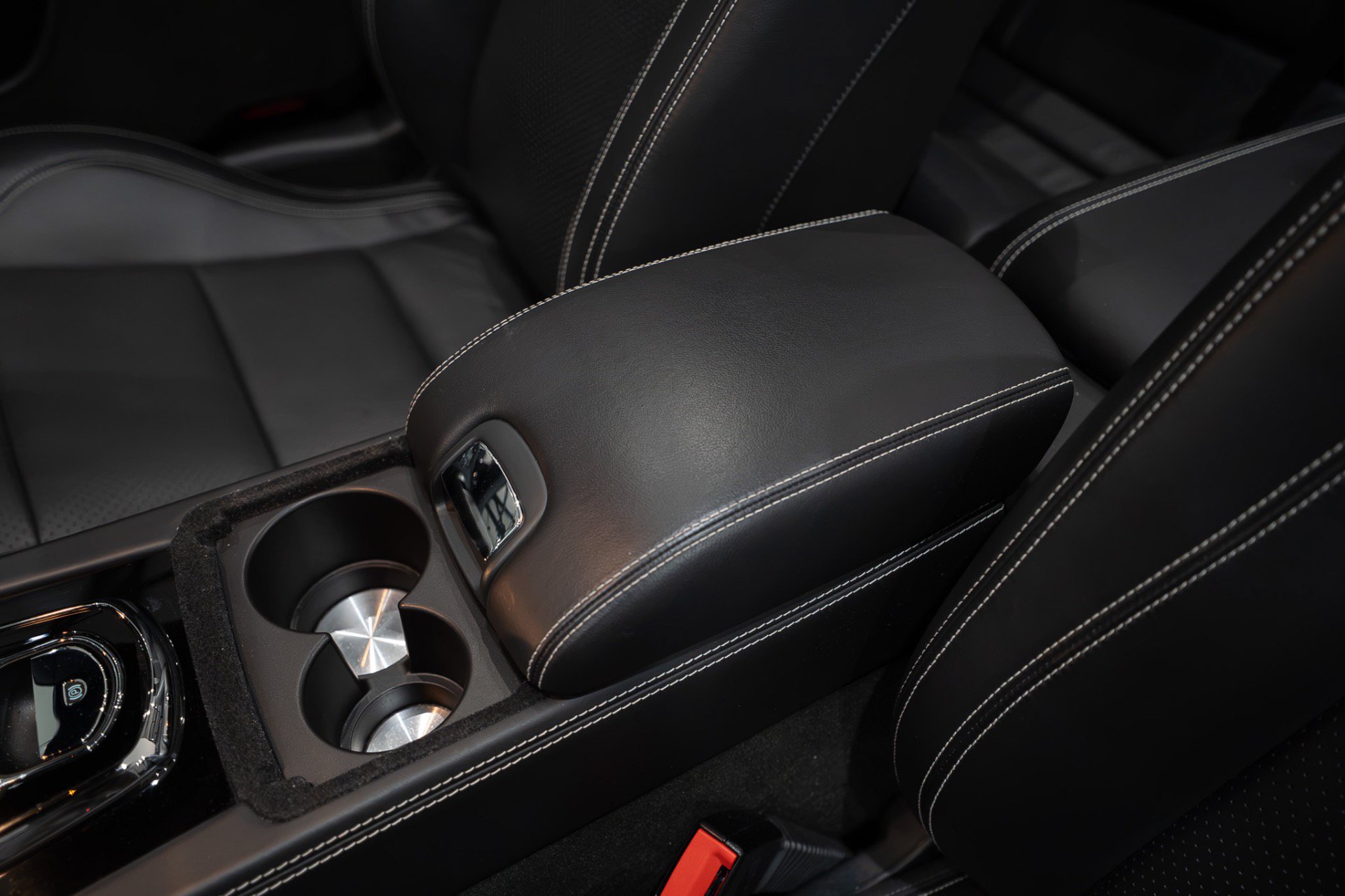 Used 2015 Jaguar XKR R RWD image 18